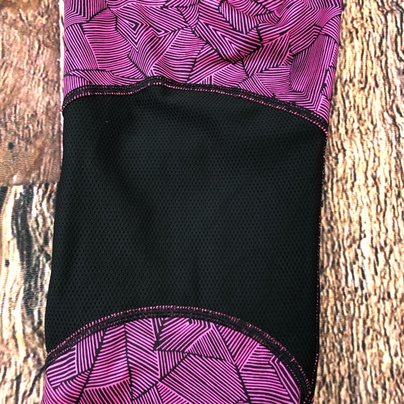 NIKE Running Dri-Fit Capri Athletic Pants - Picture 8 of 8